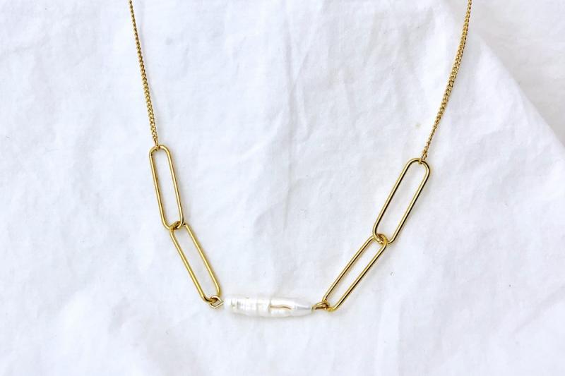 [Ozel] Subtle Charm Vintage Plated Freshwater Pearl Brass Necklace