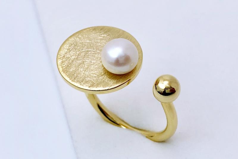 [Ozel] Casual Mood Asymmetrical Curve Freshwater Pearl Brass Ring