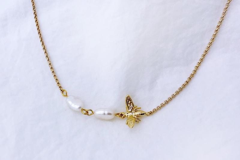 Ozel] Chic Point Glossy Freshwater Pearl Brass Necklace [Ozel]