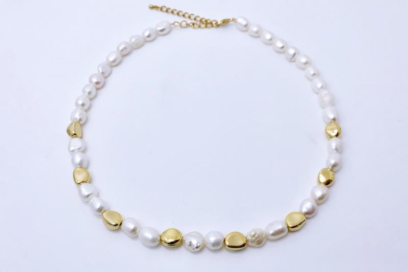 [Ozel] Subtle Charm Glossy Freshwater Pearl Brass Necklace